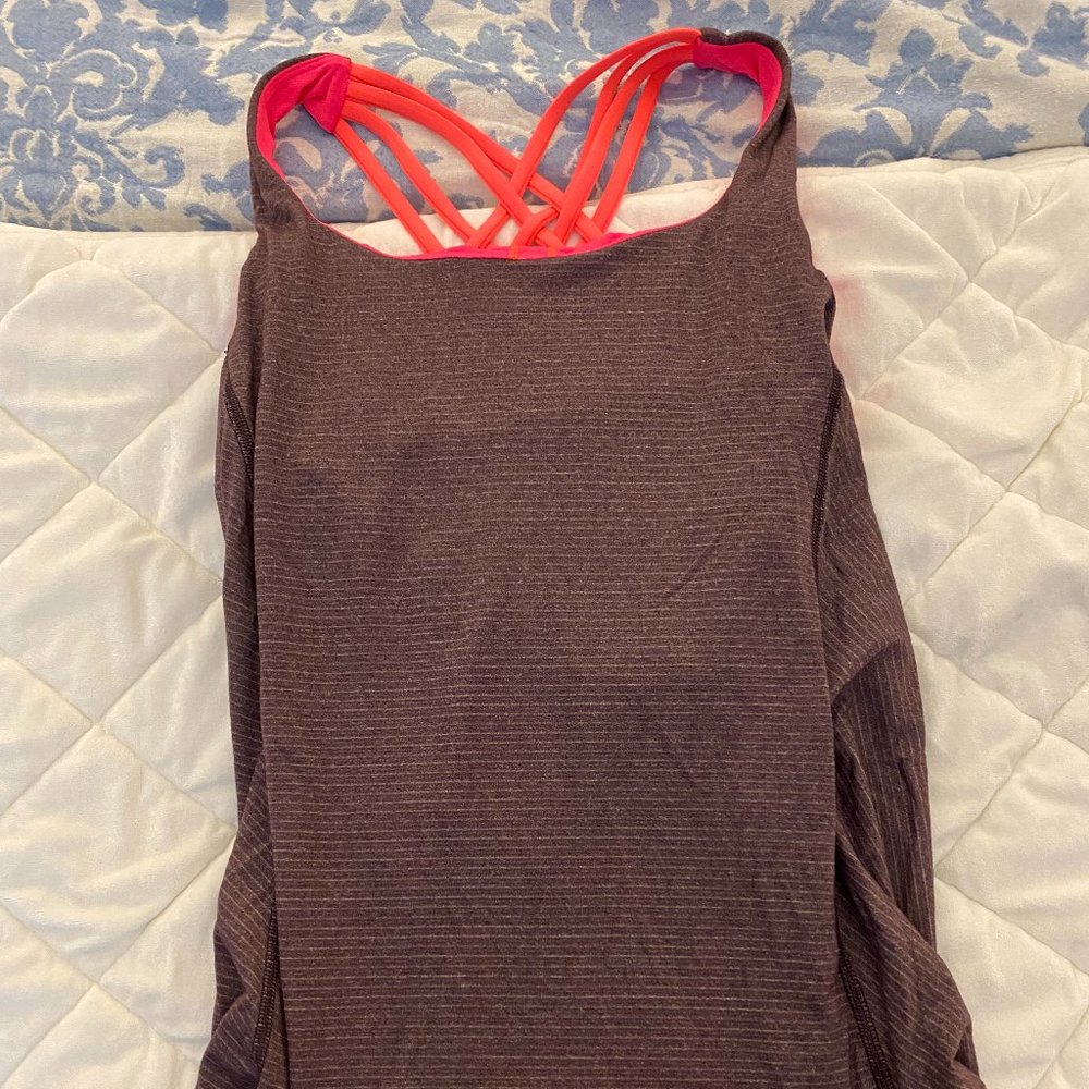 lululemon tank with built in bra size 6
